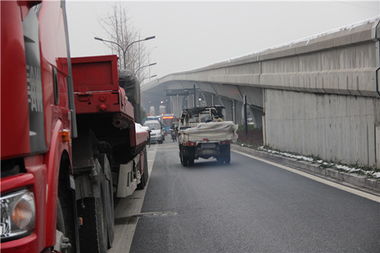 蕭山農(nóng)產(chǎn)品批發(fā)市場(chǎng)周邊亂停車現(xiàn)象嚴(yán)重影響銷售